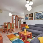 Family Apartment Dubrovnik - Private Jacuzzi Terrace, Private Parking