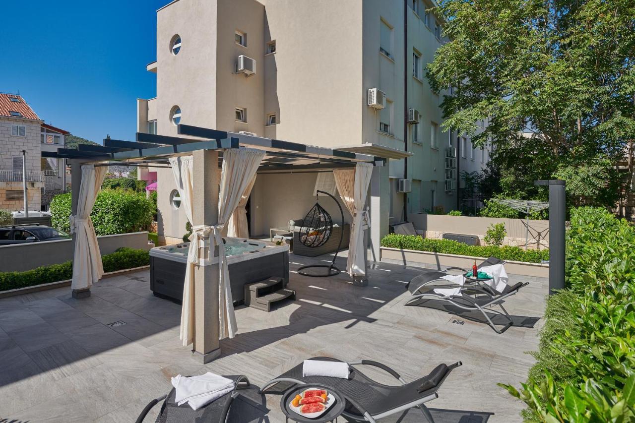 Family - Private Jacuzzi Terrace, Private Parking Leilighet