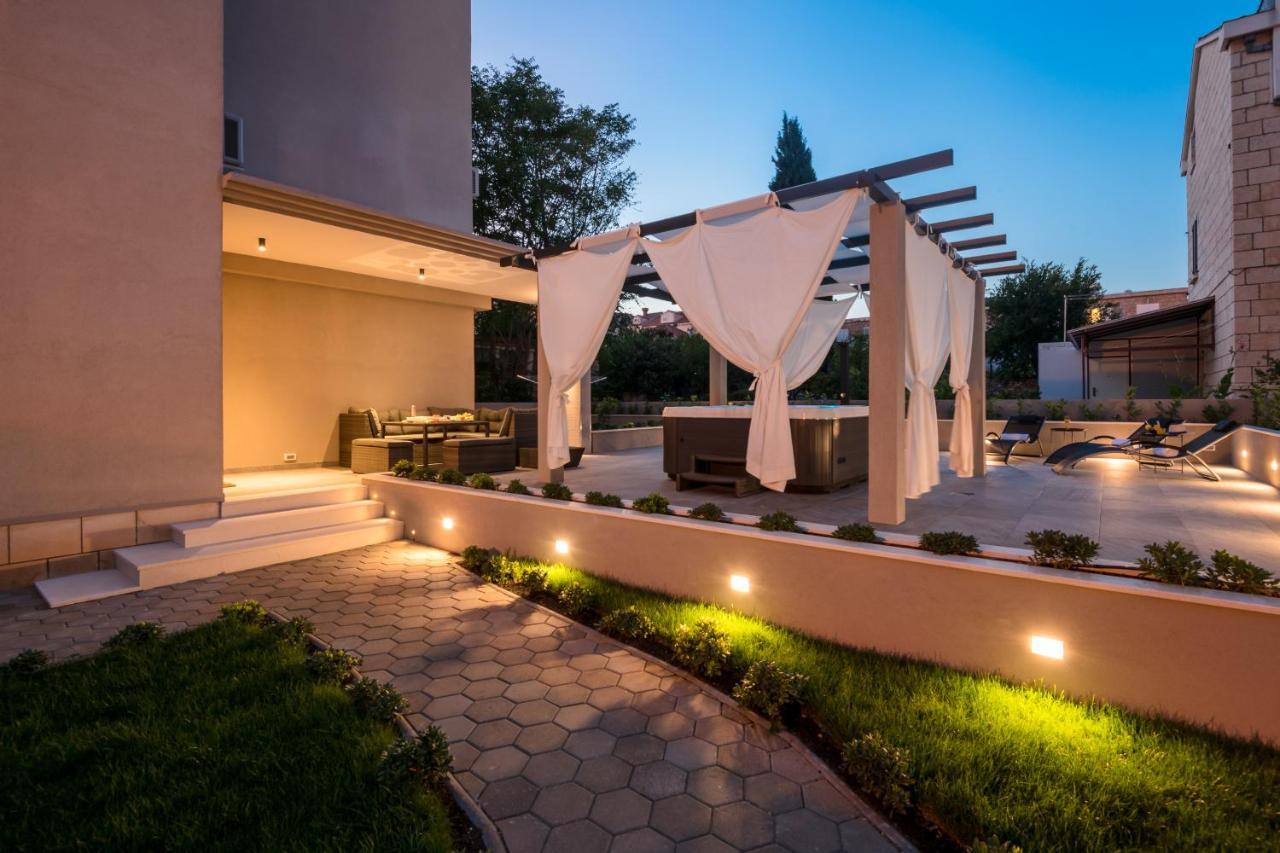Leilighet Family - Private Jacuzzi Terrace, Private Parking *